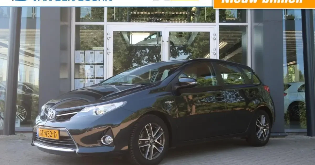 Toyota Auris (2015) — foto 1
