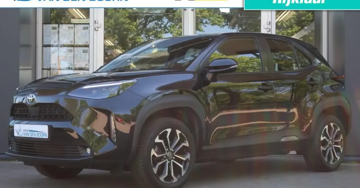 Toyota Yaris (2023) — foto 1
