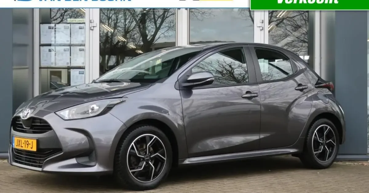 Toyota Yaris (2022) — foto 1