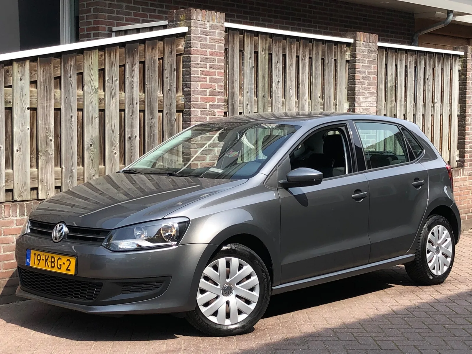 Volkswagen Polo (2009) — foto 1