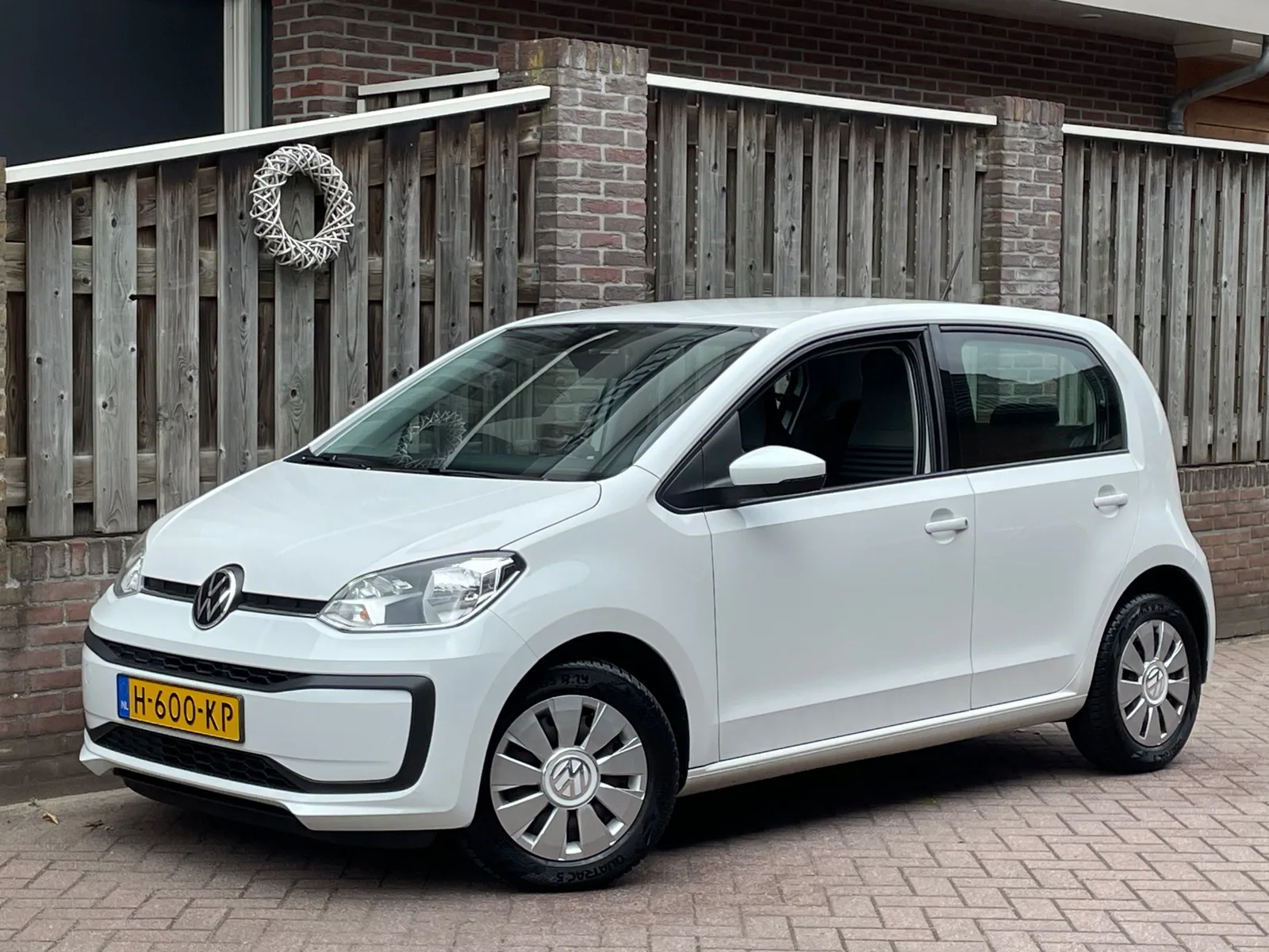 Volkswagen Up! (2020) — foto 1