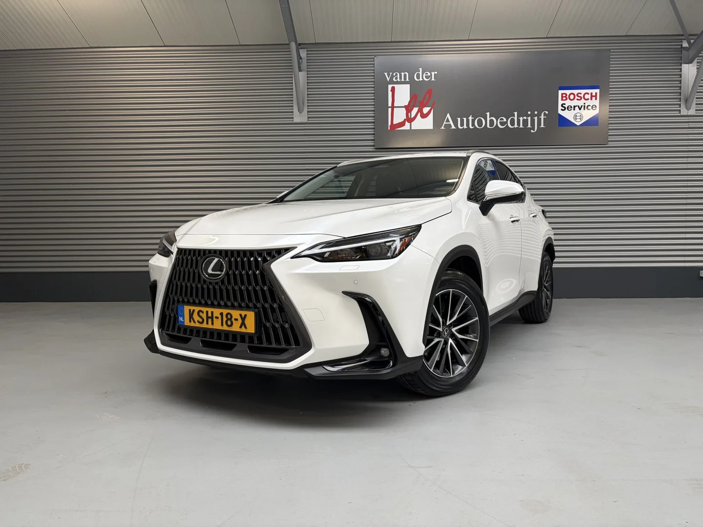 Lexus NX (2025) — foto 1