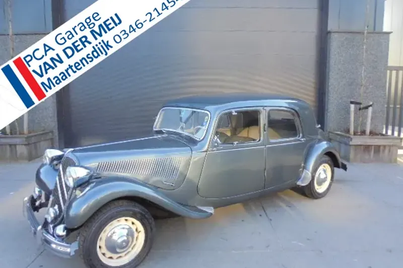 Citroën 11 (1956)