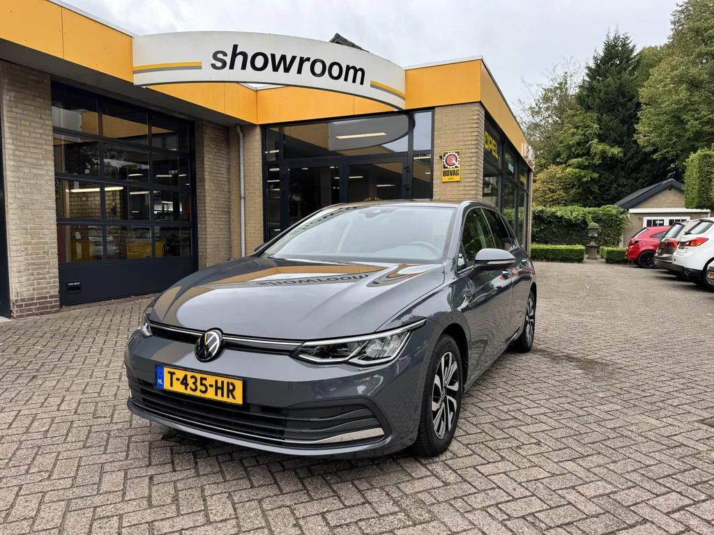 Volkswagen Golf (2022) — foto 1