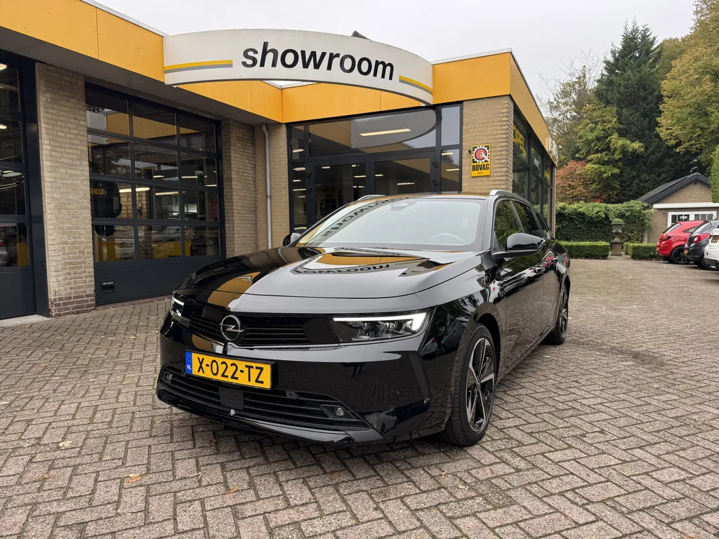 Opel Astra (2024) — foto 1
