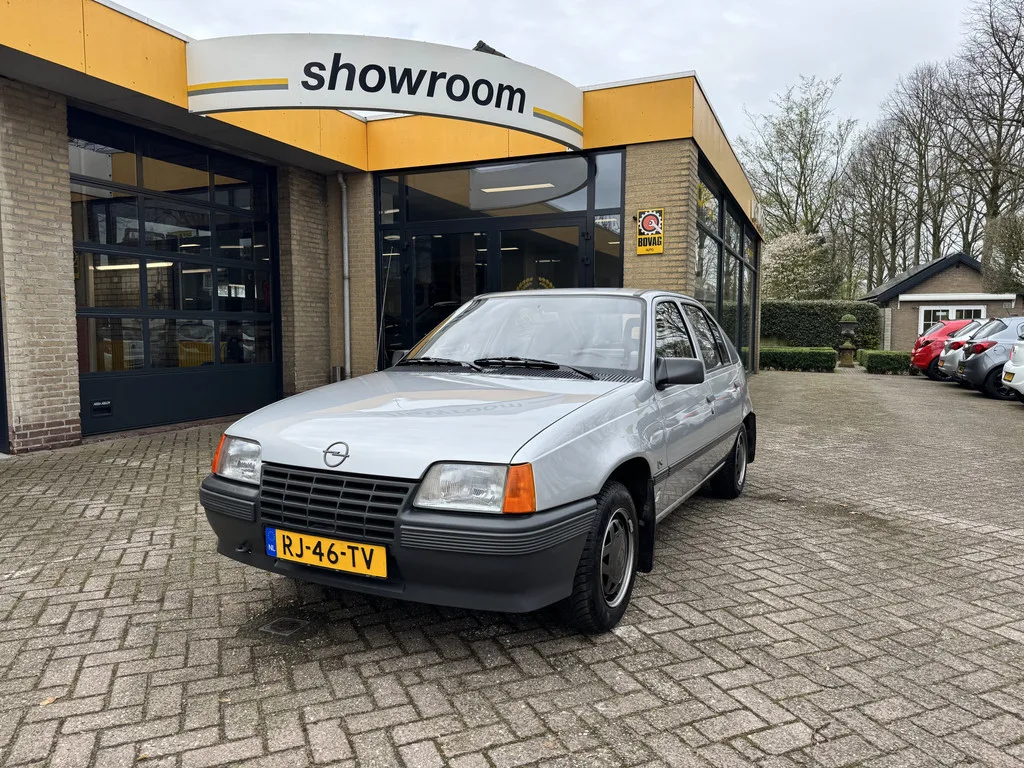 Opel Kadett (1987) — foto 1