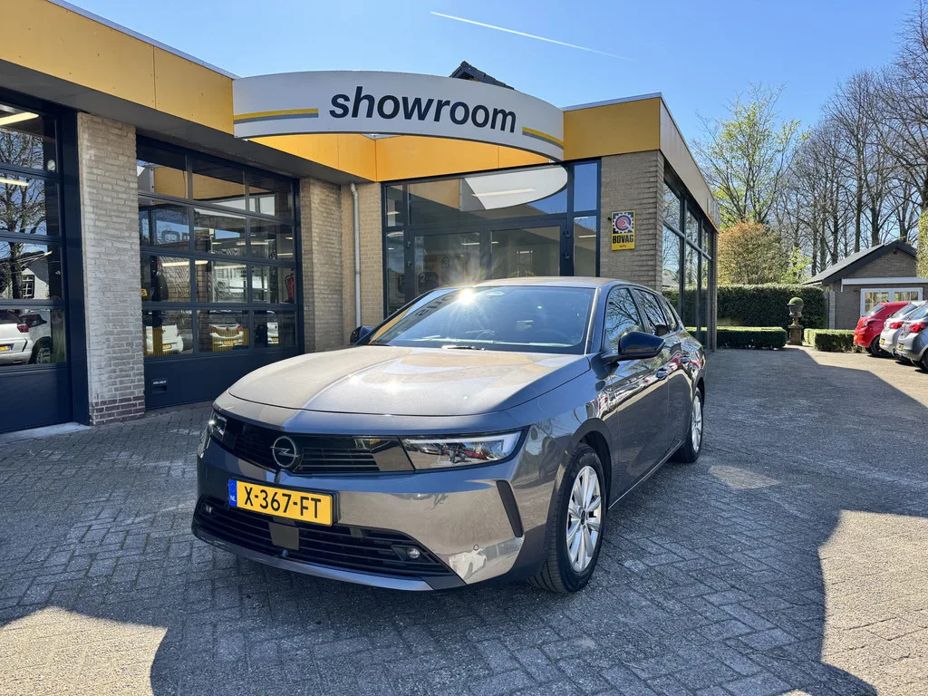 Opel Astra (2023) — foto 1