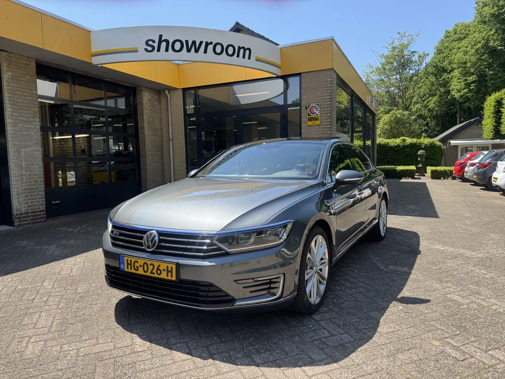 Volkswagen Passat (2015) — foto 1
