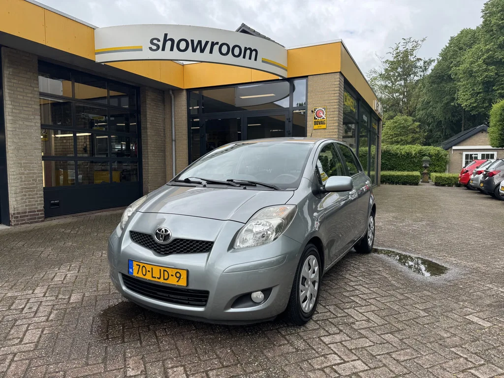 Toyota Yaris (2010) — foto 1