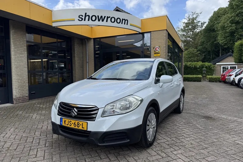 Suzuki S-Cross (2015)