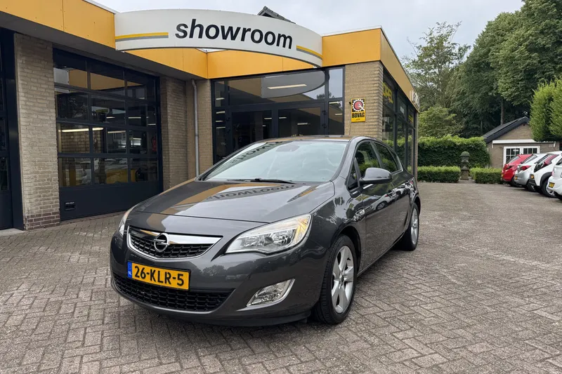 Opel Astra (2010)
