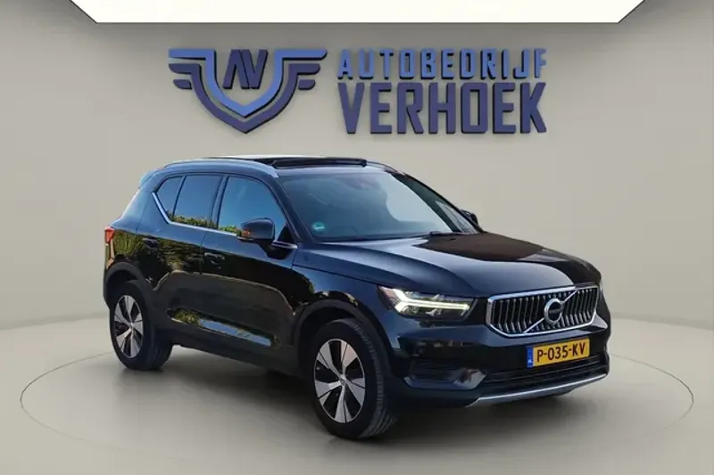 Volvo XC40 (2022)