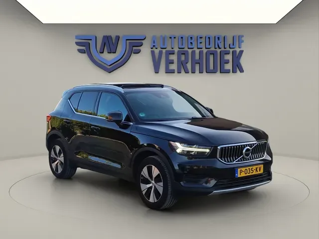 Volvo XC40 (2022) — foto 1