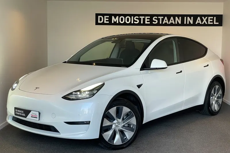 Tesla Model Y (2021)