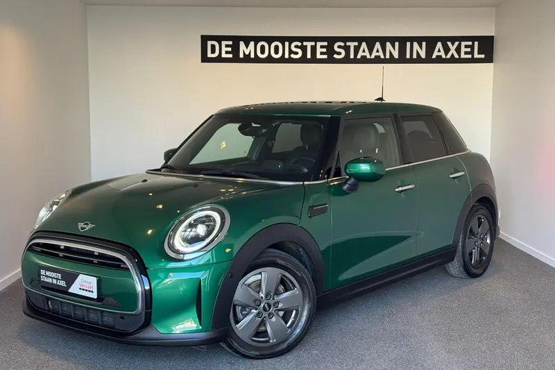 MINI One (2021)