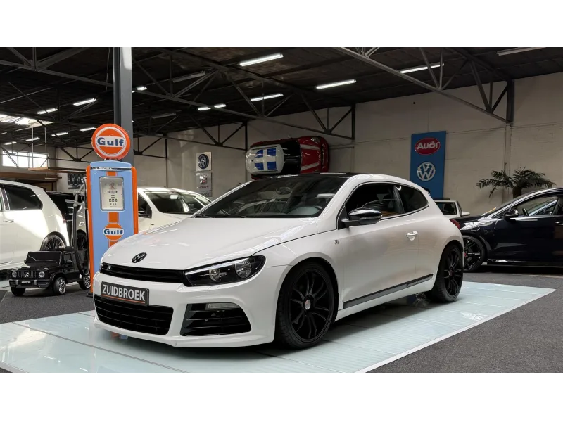 Volkswagen Scirocco (2010) — foto 1