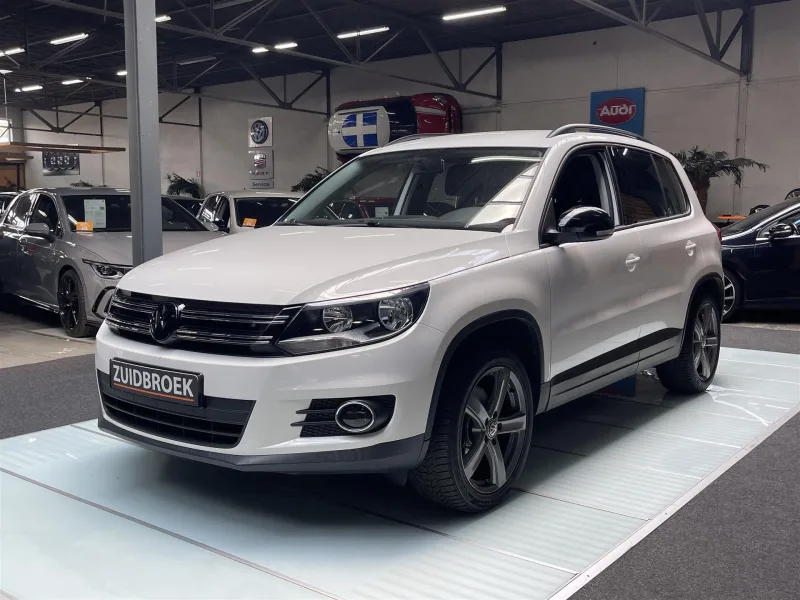 Volkswagen Tiguan (2012) — foto 1