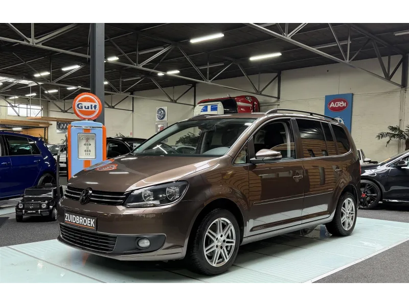 Volkswagen Touran (2011) — foto 1