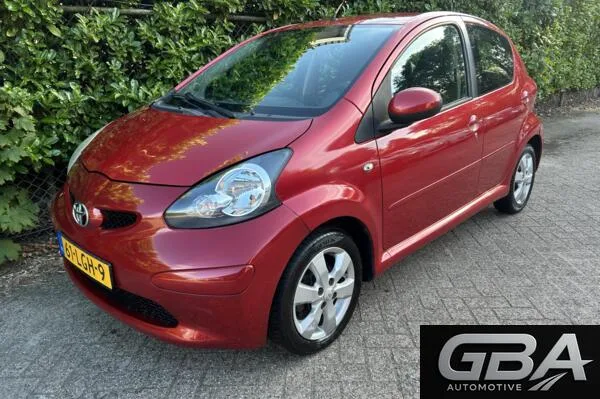 Toyota Aygo (2010) — foto 1