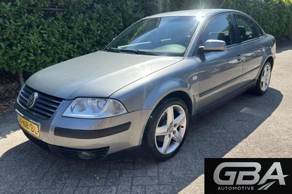 Volkswagen Passat (2004) — foto 1