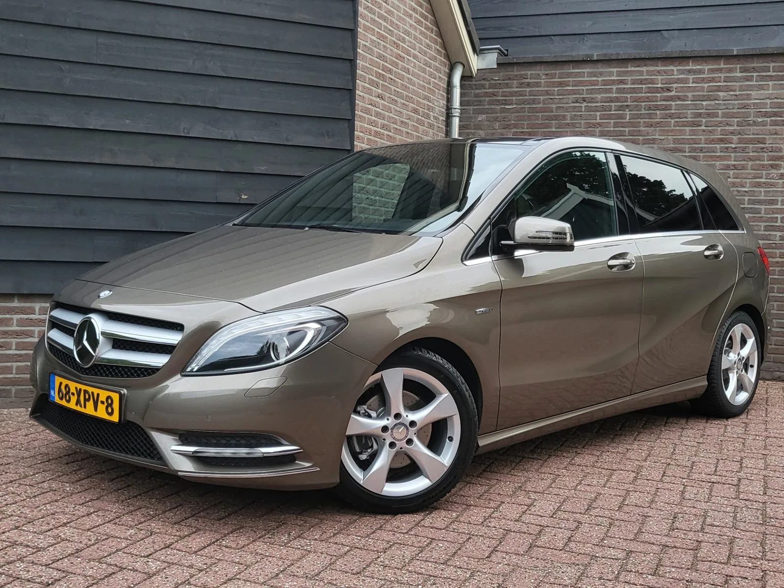 Mercedes-Benz B-Klasse (2012) — foto 1