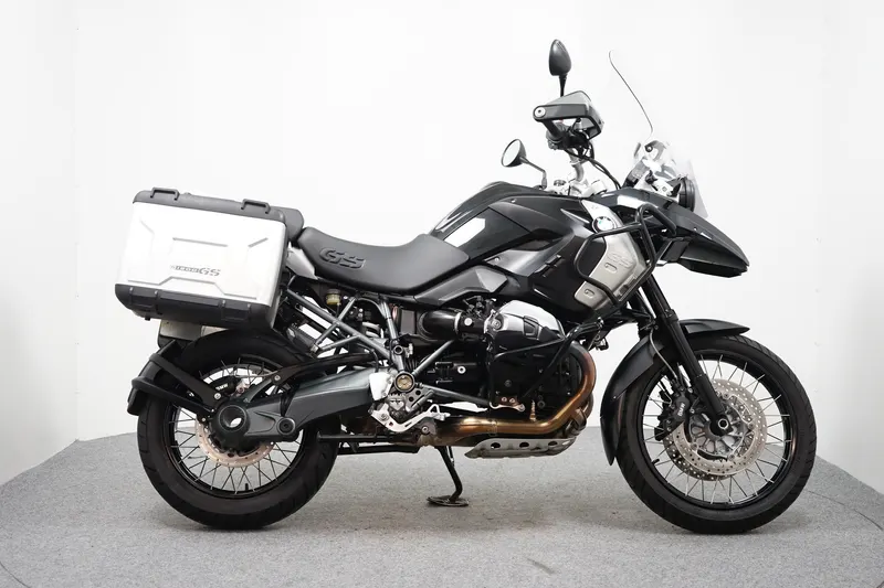 BMW R (2012)
