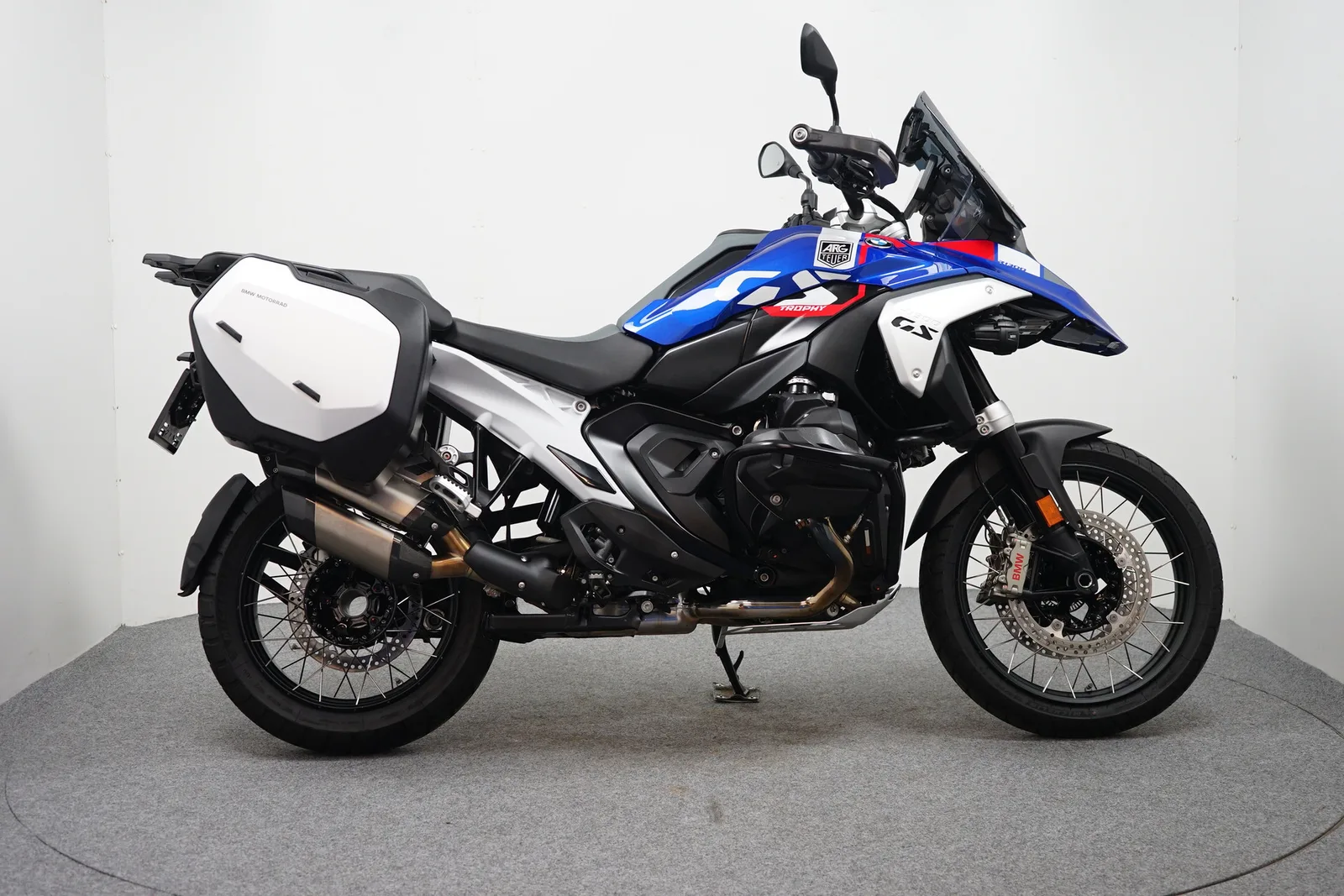 BMW R (2024) — foto 1