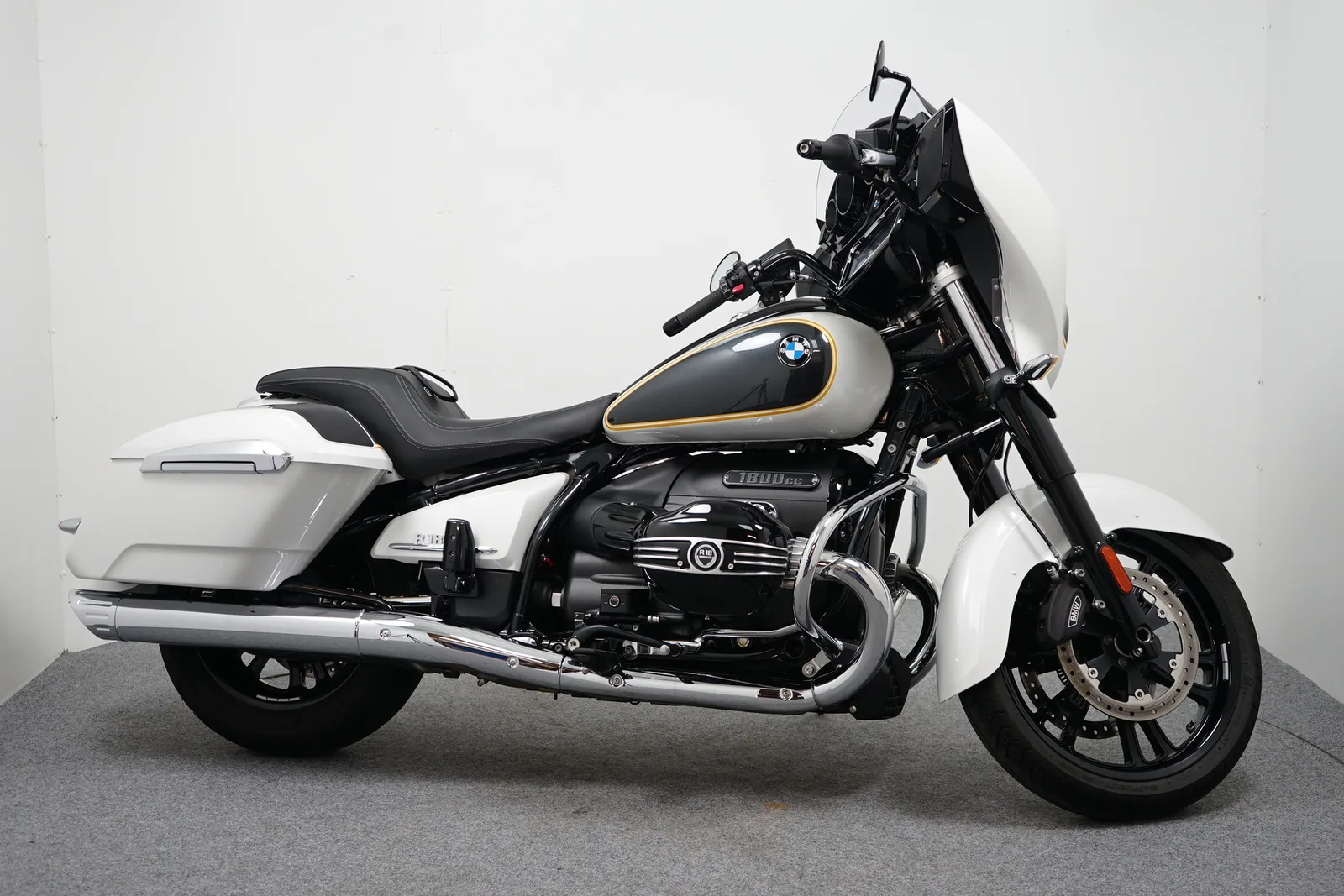 BMW R (2023) — foto 1
