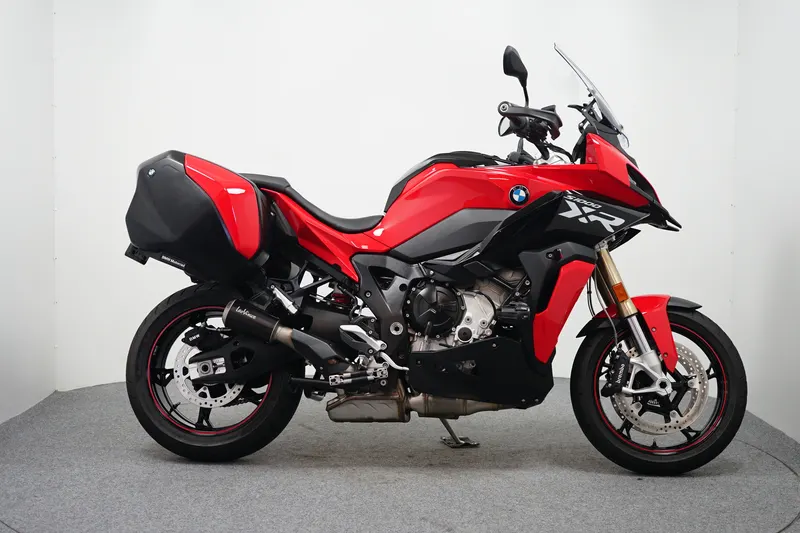 BMW S (2023)
