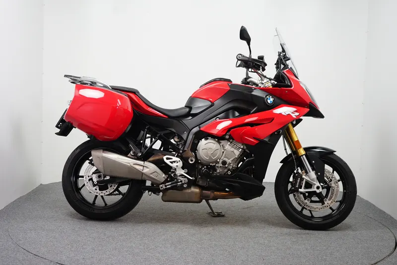 BMW S (2019)