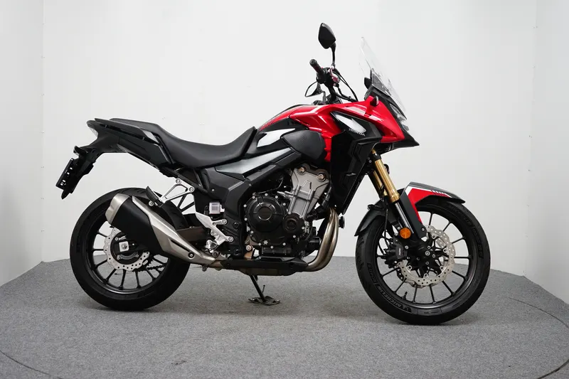 Honda Cb (2023)