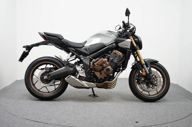 Honda Cb (2025)