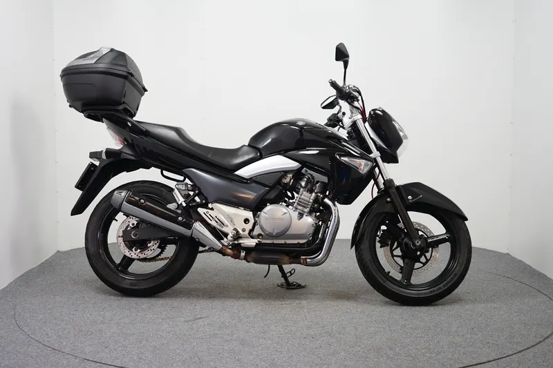 Suzuki Gw (2015)