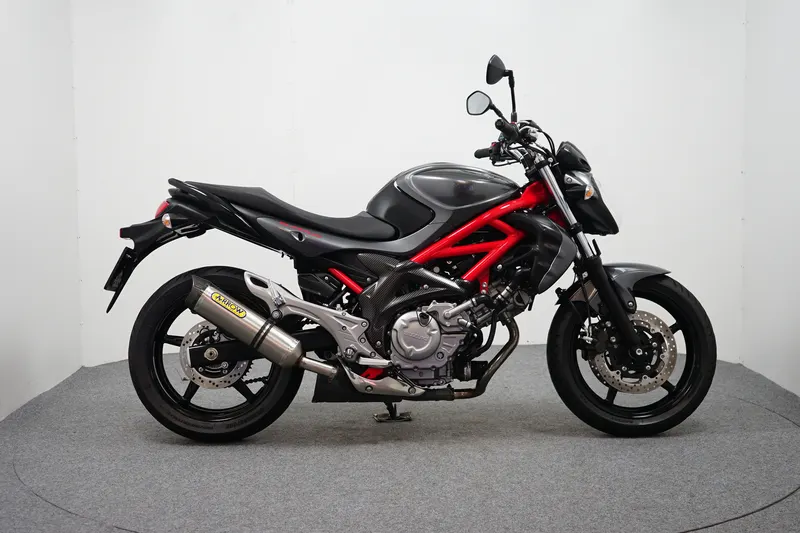 Suzuki Sfv (2016)
