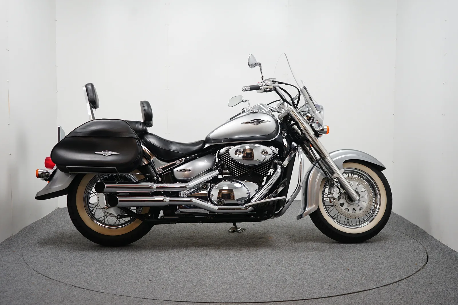 Suzuki VL 800 Intruder Volusia (2006) — foto 1