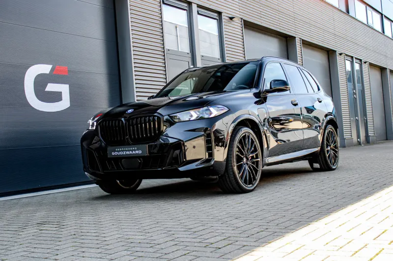 BMW X5 (2023)
