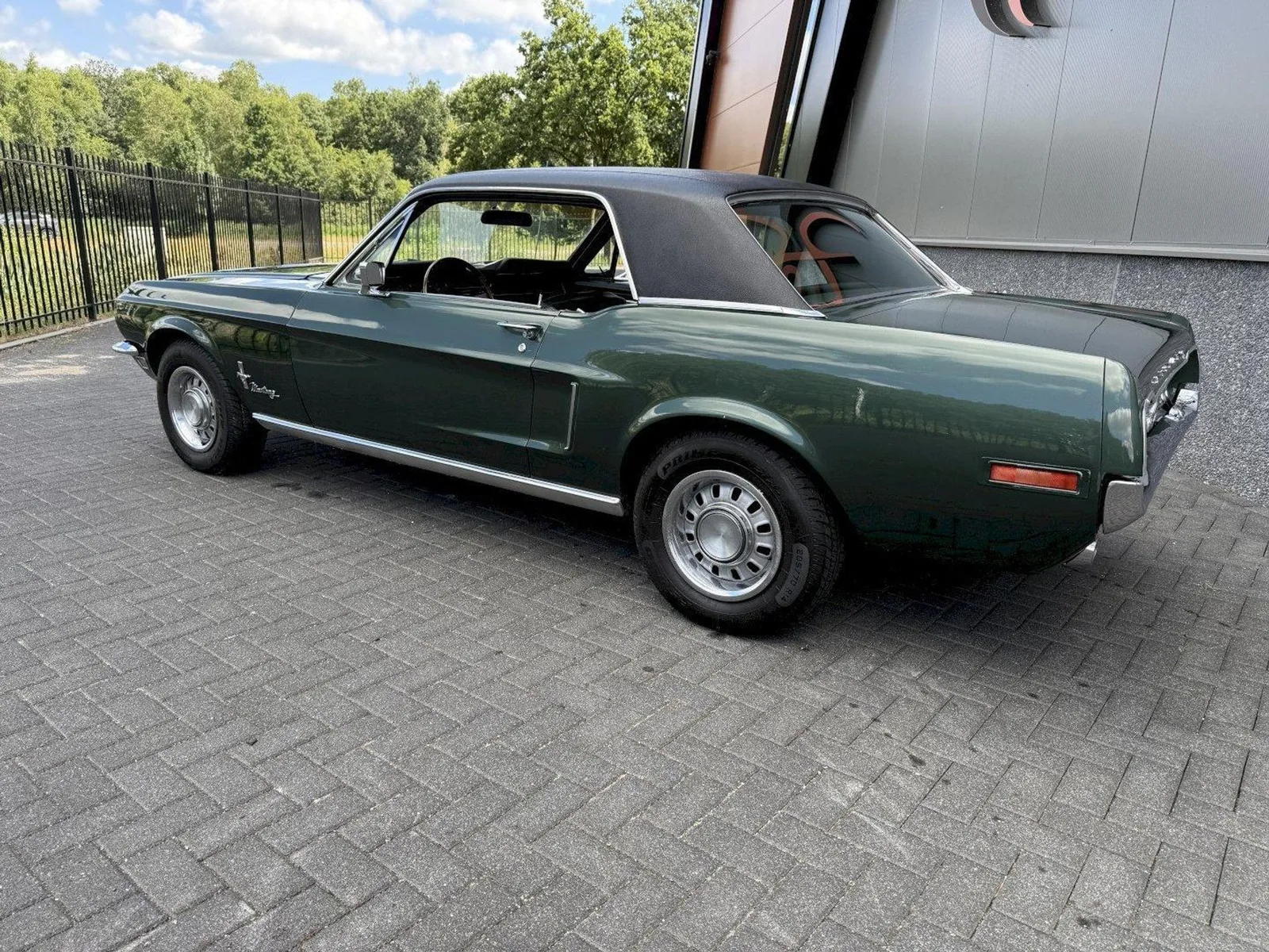 Ford Mustang (1967) — foto 1