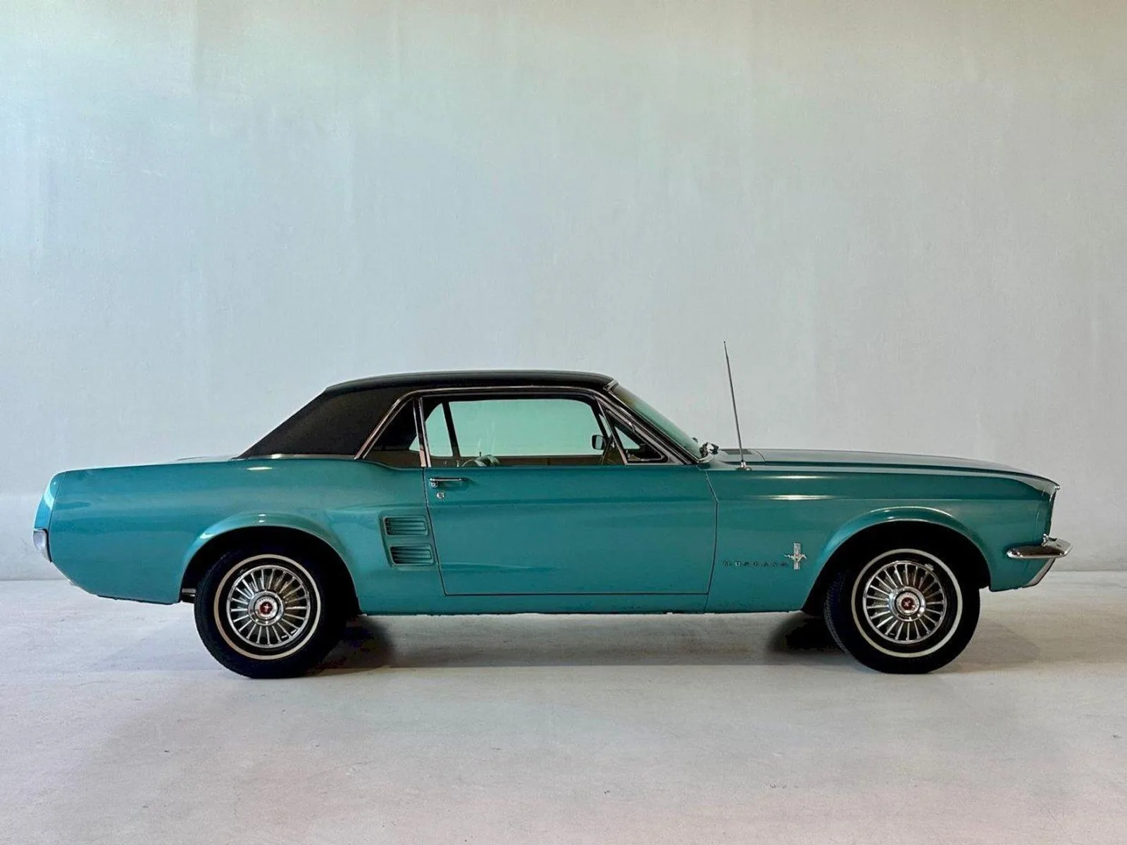 Ford Mustang (1967) — foto 1
