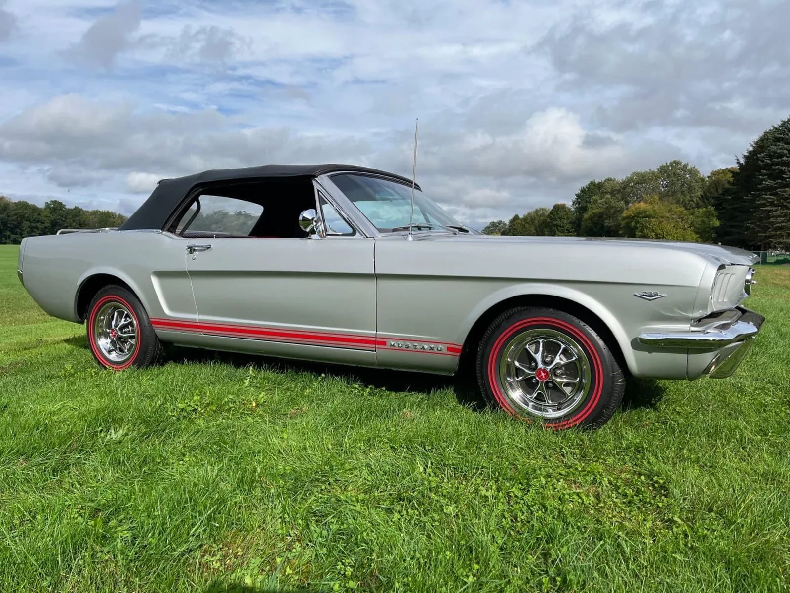 Ford Mustang (1966) — foto 1
