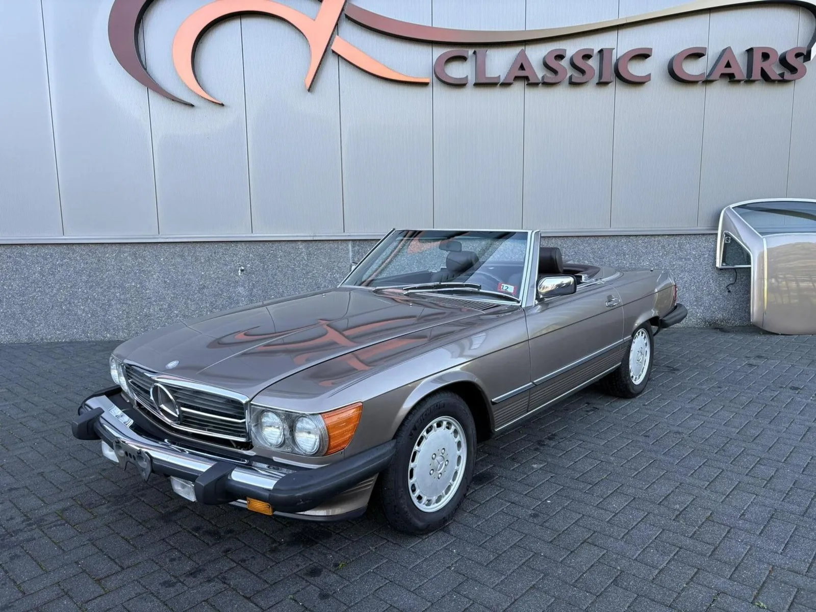 Mercedes-Benz SL-Klasse (1987) — foto 1