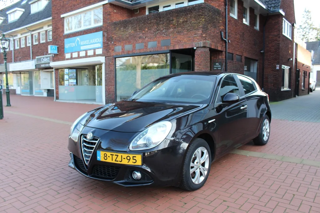 Alfa Romeo Giulietta (2014) — foto 1