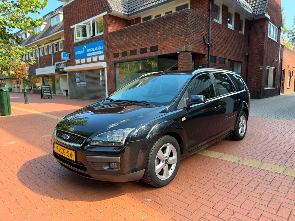 Ford Focus (2008) — foto 1