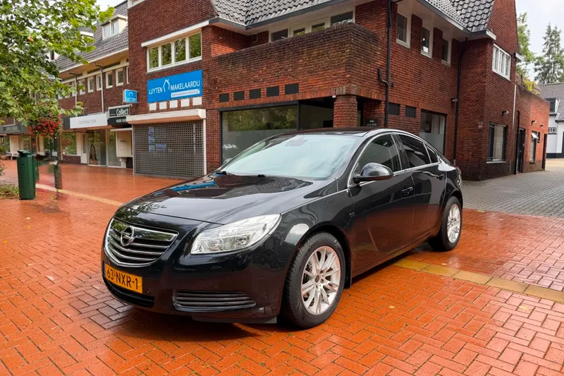 Opel Insignia (2011)