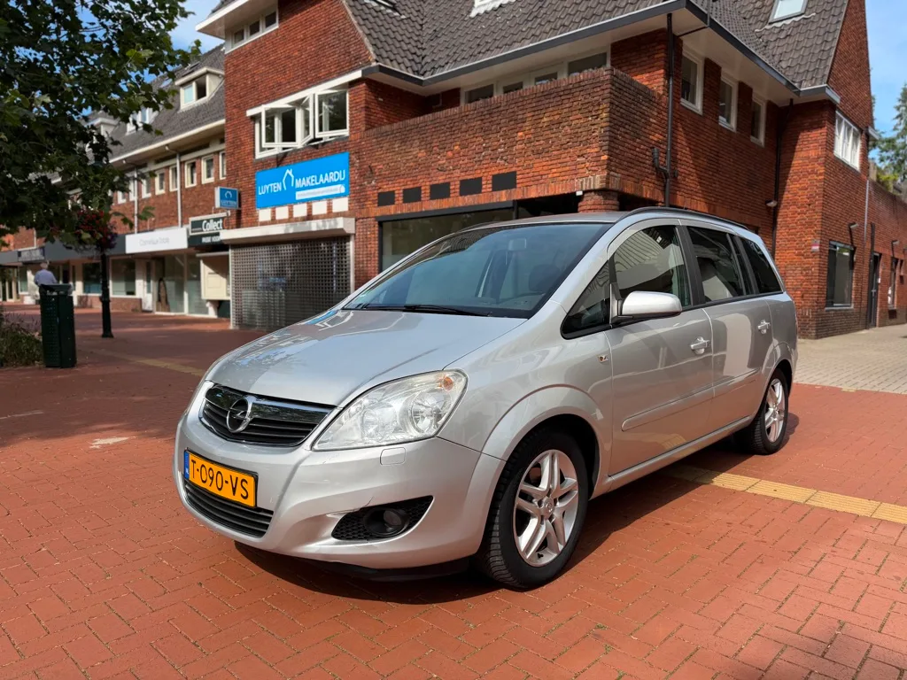 Opel Zafira (2009) — foto 1
