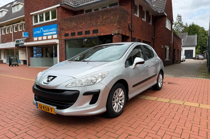 Peugeot 308 (2010)