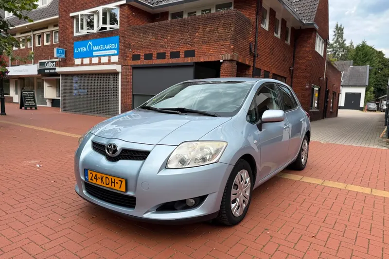 Toyota Auris (2009)