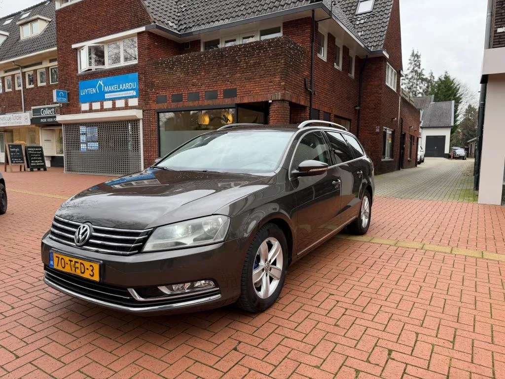 Volkswagen Passat (2012) — foto 1