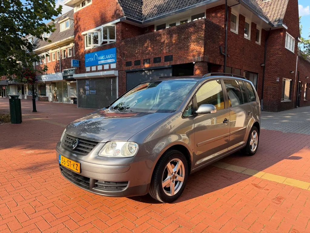 Volkswagen Touran (2006) — foto 1