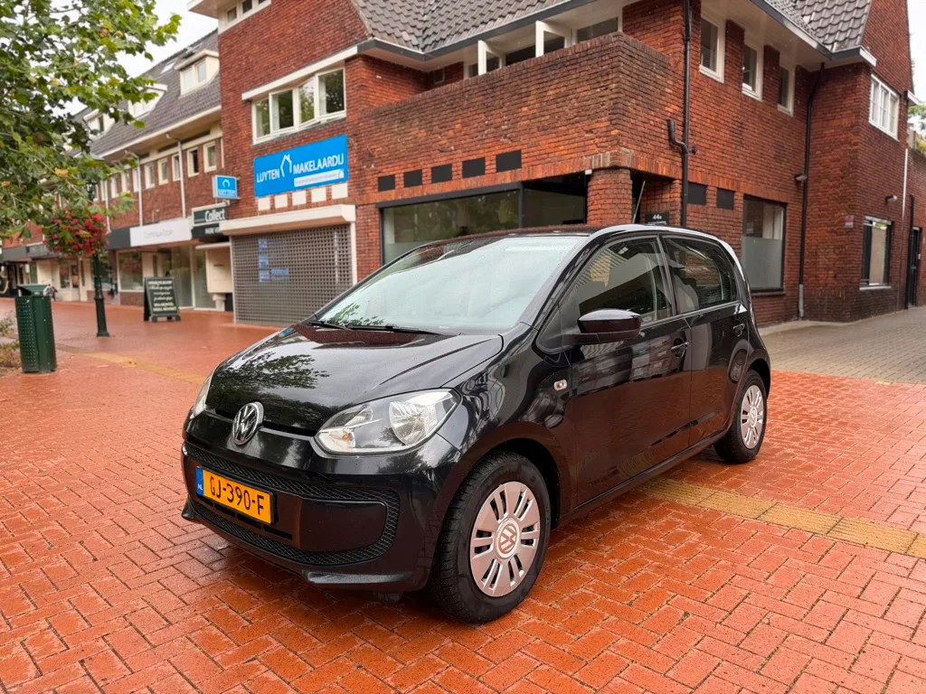 Volkswagen Up! (2012) — foto 1
