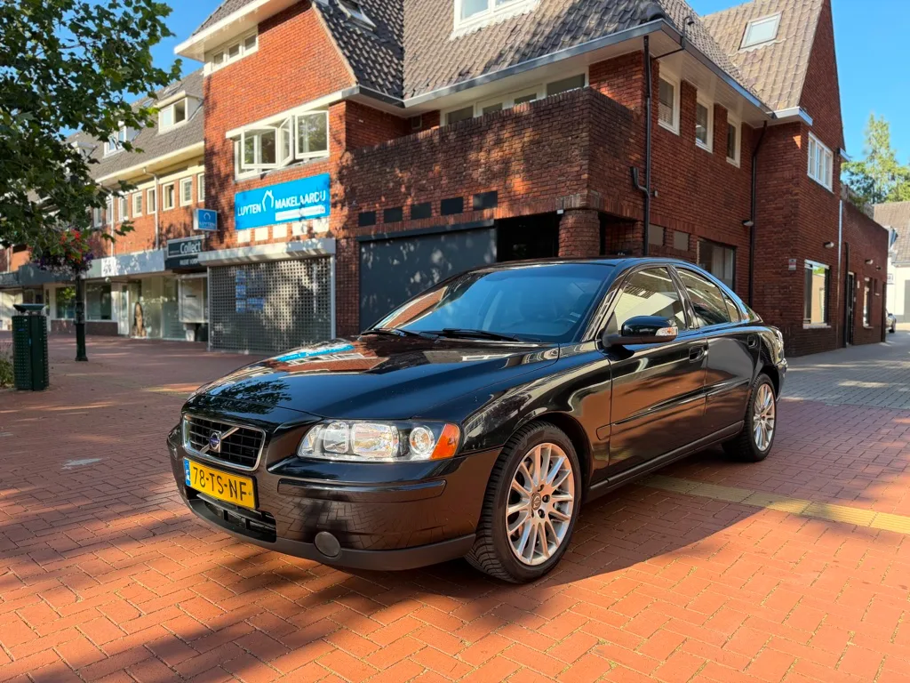 Volvo S60 (2007) — foto 1